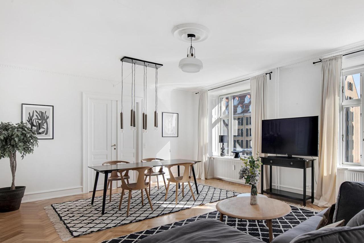 Sanders Frontier - Pleasant Three-bedroom Near Royal Palace * København
